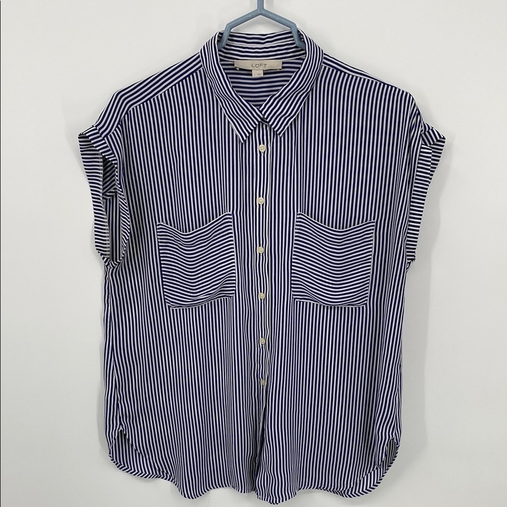 LOFT Sleeveless Button Down Shirt Size Large